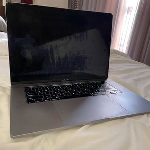 🚫SOLD🚫MacBook Pro 15.4 2016 Retina w/ Touch Bar